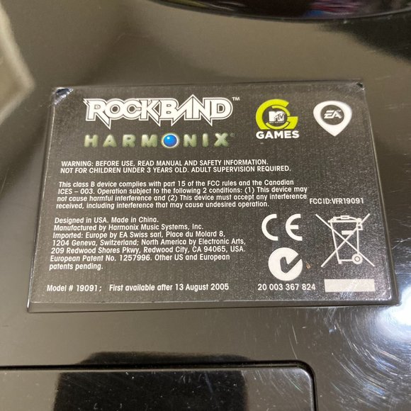 Harmonix Rock Band Guitar Fender Stratocaster Nintendo Wii w/ Dongle & Strap - Picture 6 of 9
